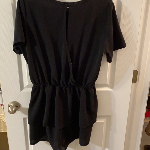 women’s romper only worn once - Picture 2 of 2